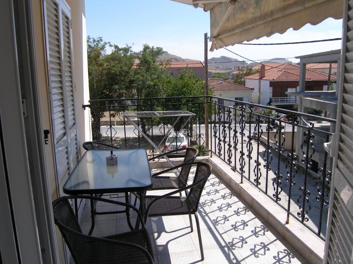 Efi Apartments Myrina Exterior foto