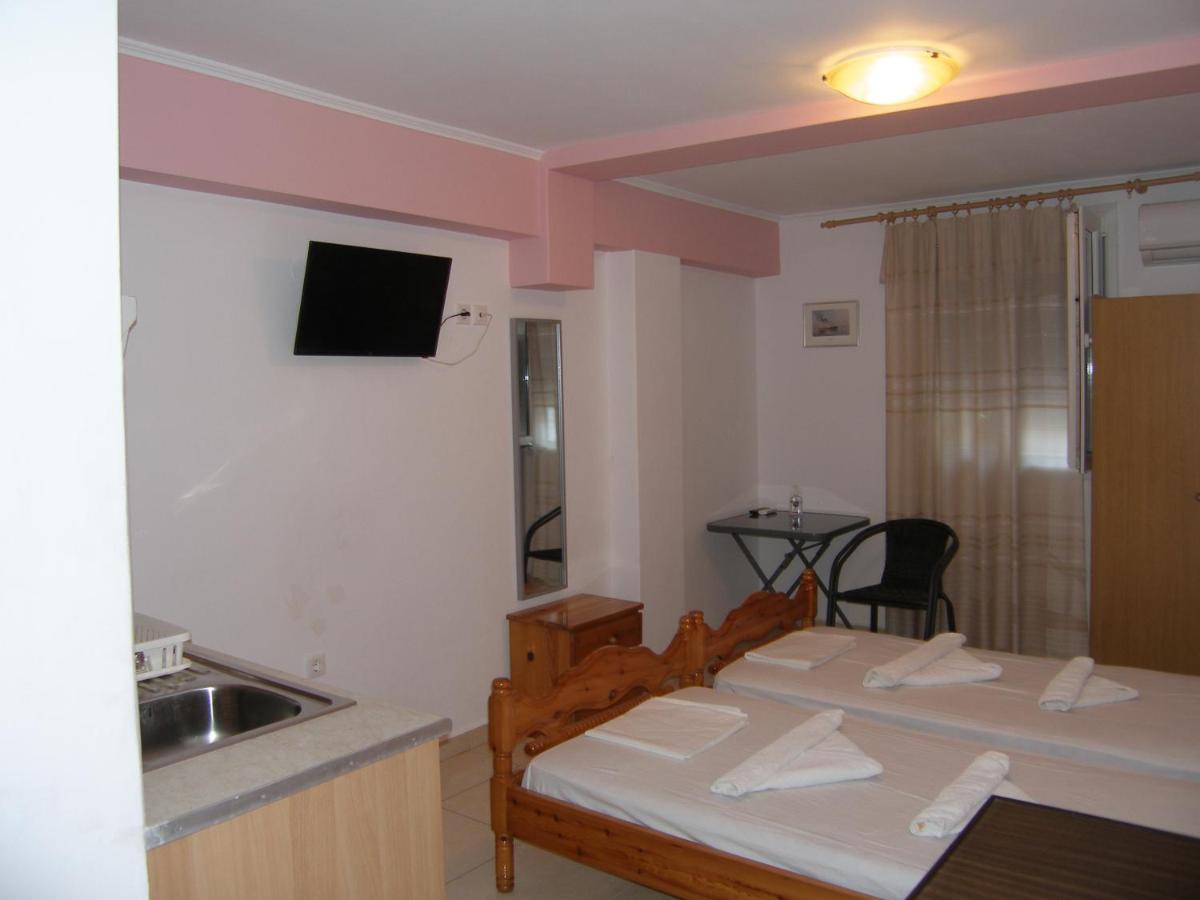 Efi Apartments Myrina Exterior foto